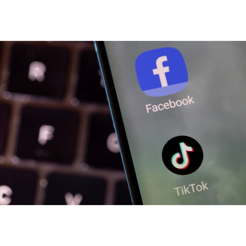 Facebook \\\\ \'s forælder finansieret smøre job mod Tiktok